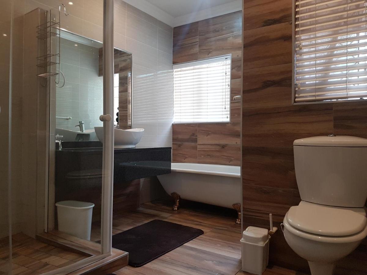Cornerstone Guest Lodge Претория Екстериор снимка