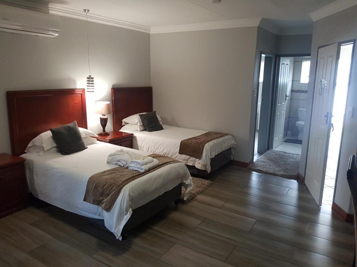 Cornerstone Guest Lodge Претория Екстериор снимка